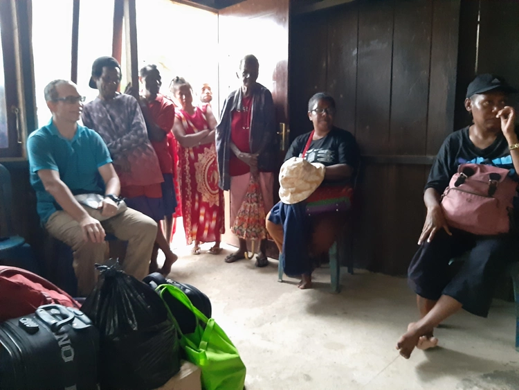 Tim su sampe di kampung puragi